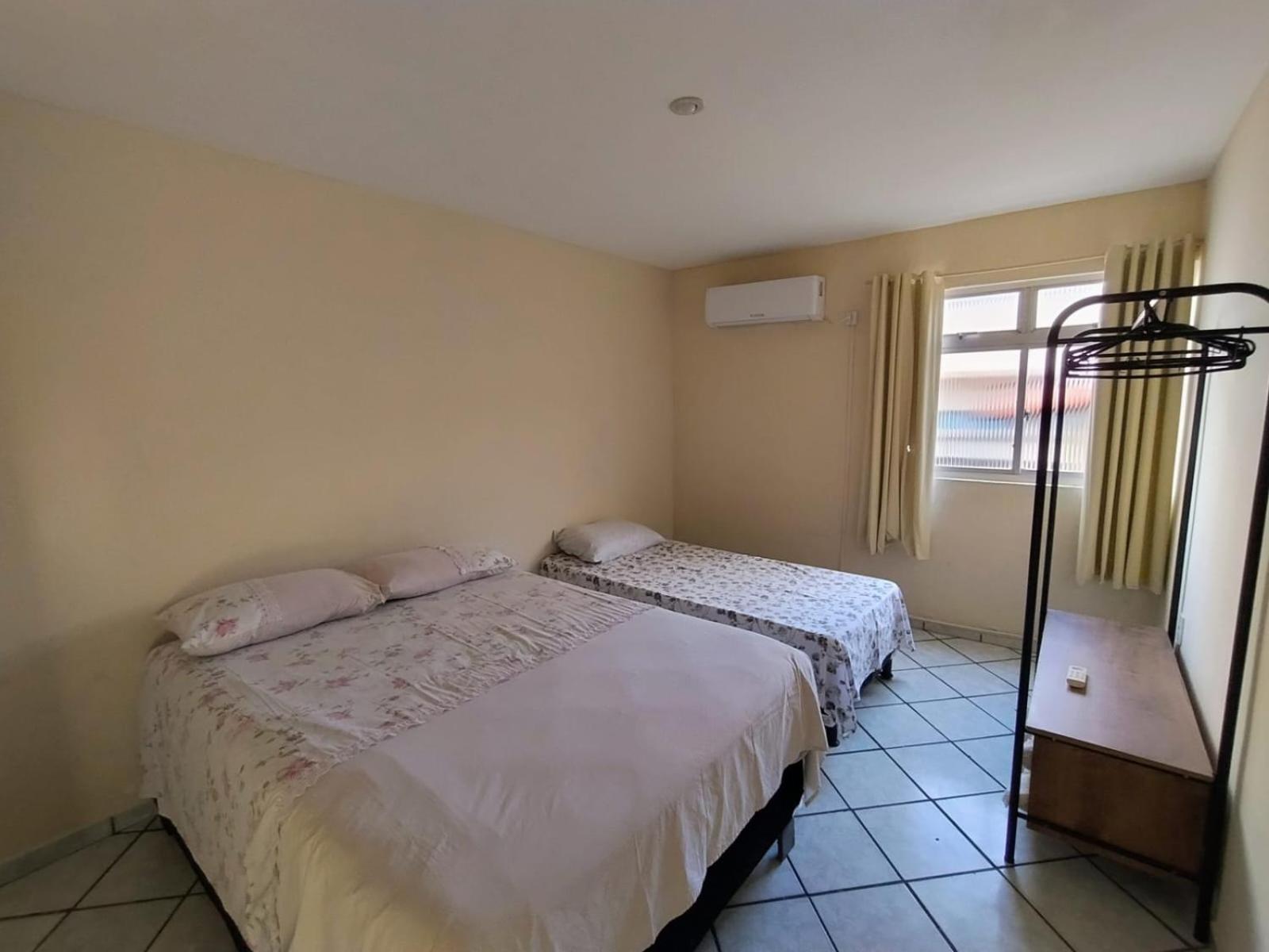 Holiday home Aptº 1º Andar Em Casa Caiada A 100 Mts Da Olinda