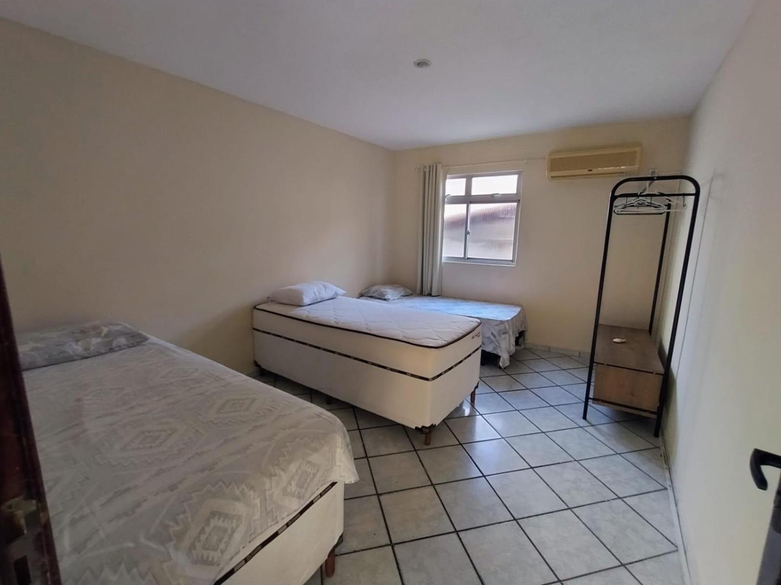 Holiday home Aptº 1º Andar Em Casa Caiada A 100 Mts Da