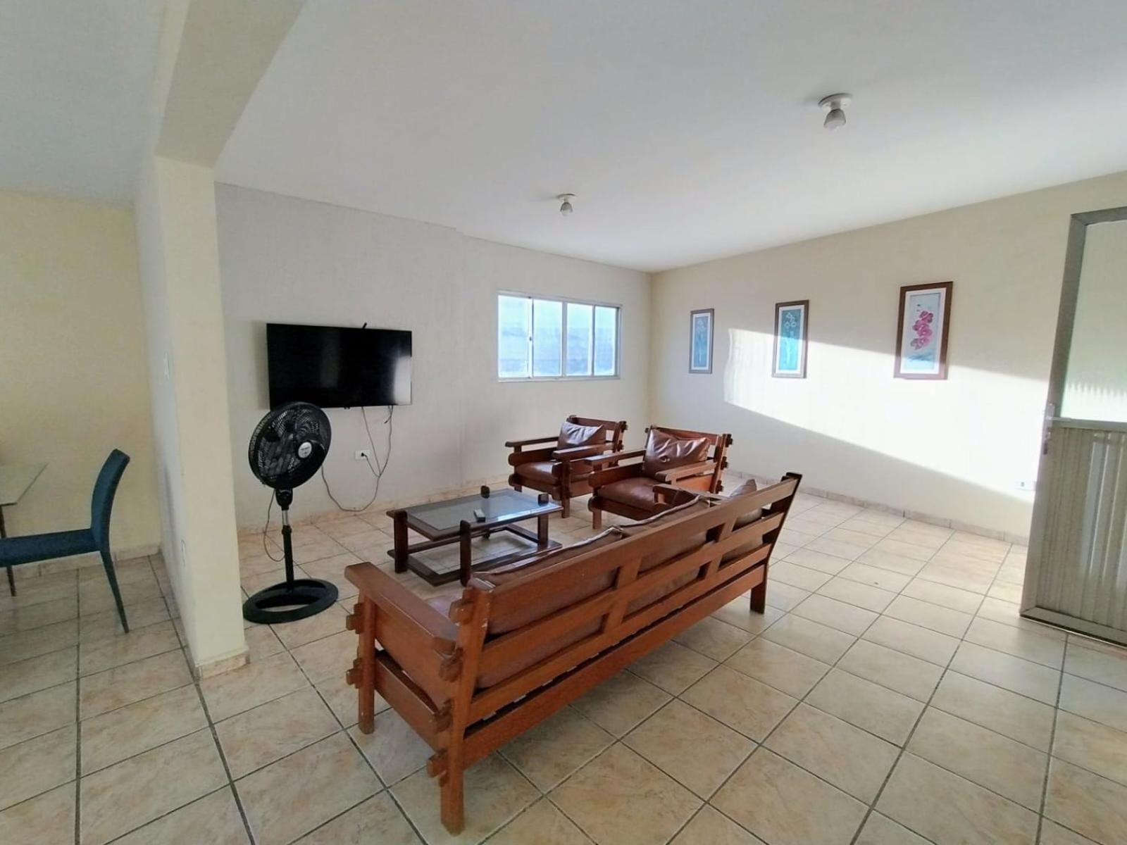 Aptº 1º Andar Em Casa Caiada A 100 Mts Da *